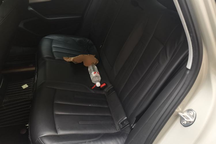 Used Audi A4L 2019 40 TFSI Fashion Edition China VI Emission Standard Left Rear Seat