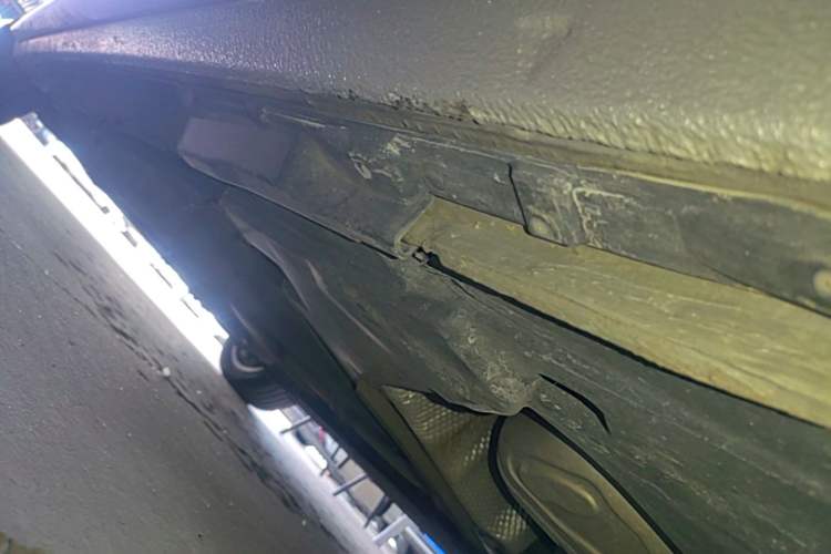 Used Audi A4L 2019 40 TFSI Ambition China VI Left Side Sill