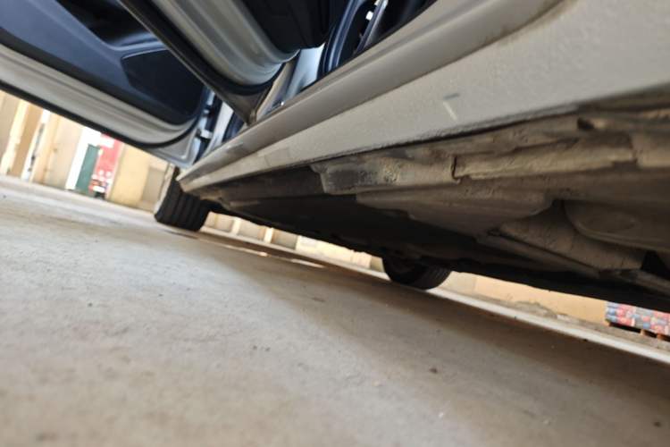 Used Audi A4L 2019 40 TFSI Ambition China VI Left Side Sill