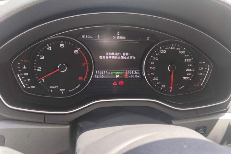 Used Audi A4L 2019 40 TFSI Ambition China VI Odometer Close Up