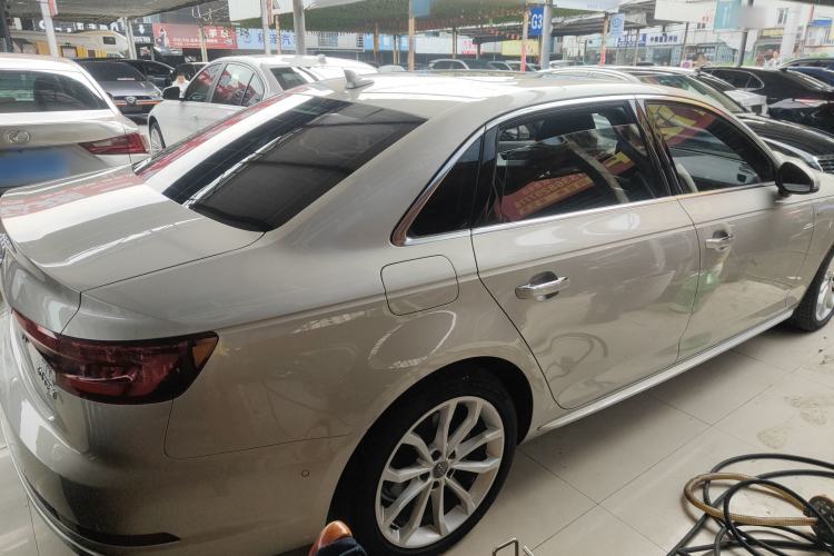 Used Audi A4L 2019 40 TFSI Fashion Edition China VI Emission Standard Rear Right 45 Deg
