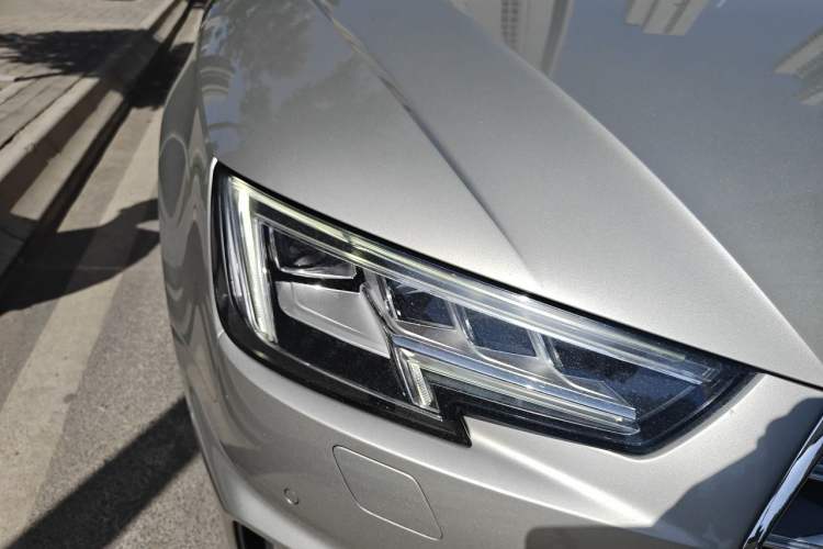 Used Audi A4L 2019 40 TFSI Fashion Version China V Right Front Headlight