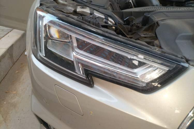 Used Audi A4L 2019 40 TFSI Ambition China VI Right Front Headlight