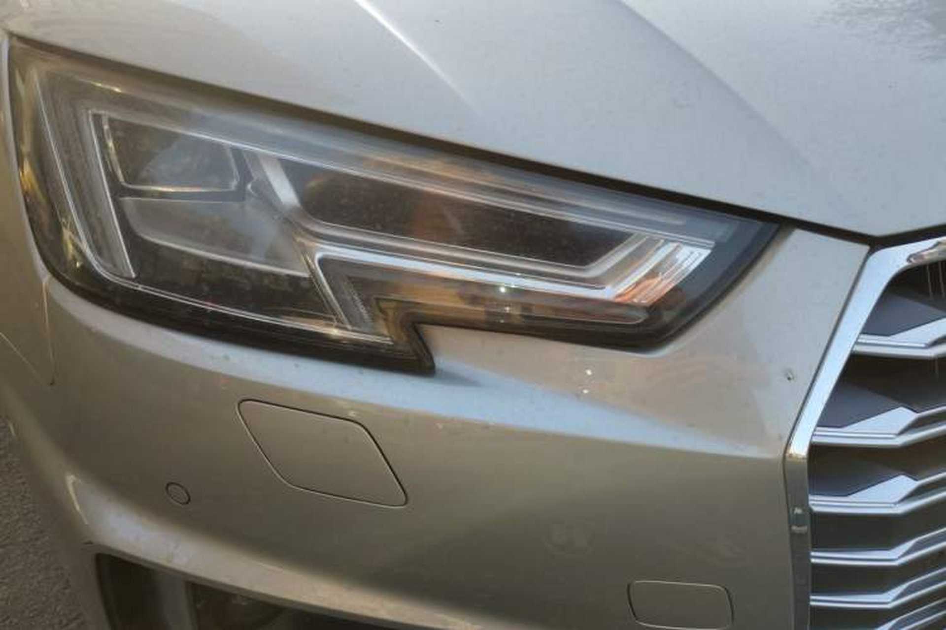 Used Audi A4L 2019 40 TFSI Fashion Version China V Right Front Headlight