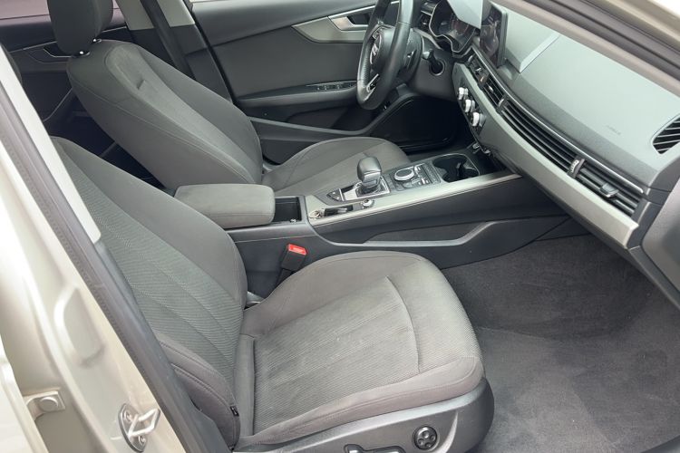 Used Audi A4L 2019 40 TFSI Ambition China VI Right Front Seat