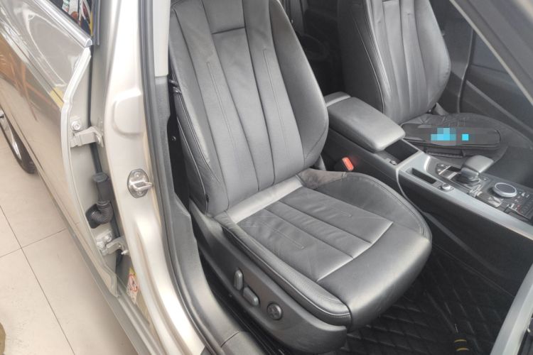 Used Audi A4L 2019 40 TFSI Fashion Edition China VI Emission Standard Right Front Seat