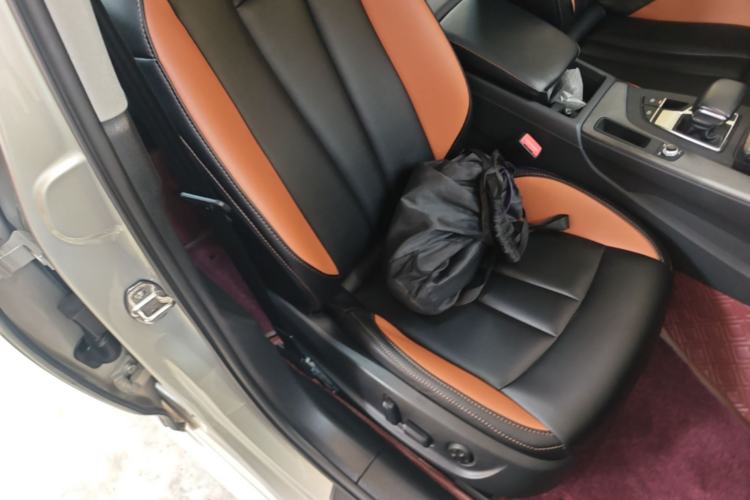 Used Audi A4L 2019 40 TFSI Ambition China VI Right Front Seat