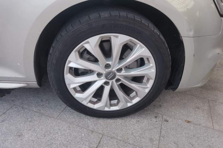 Used Audi A4L 2019 40 TFSI Ambition China VI Right Front Wheel Hub
