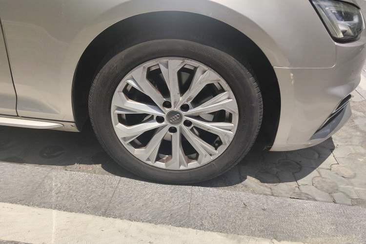 Used Audi A4L 2019 40 TFSI Ambition China VI Right Front Wheel Hub