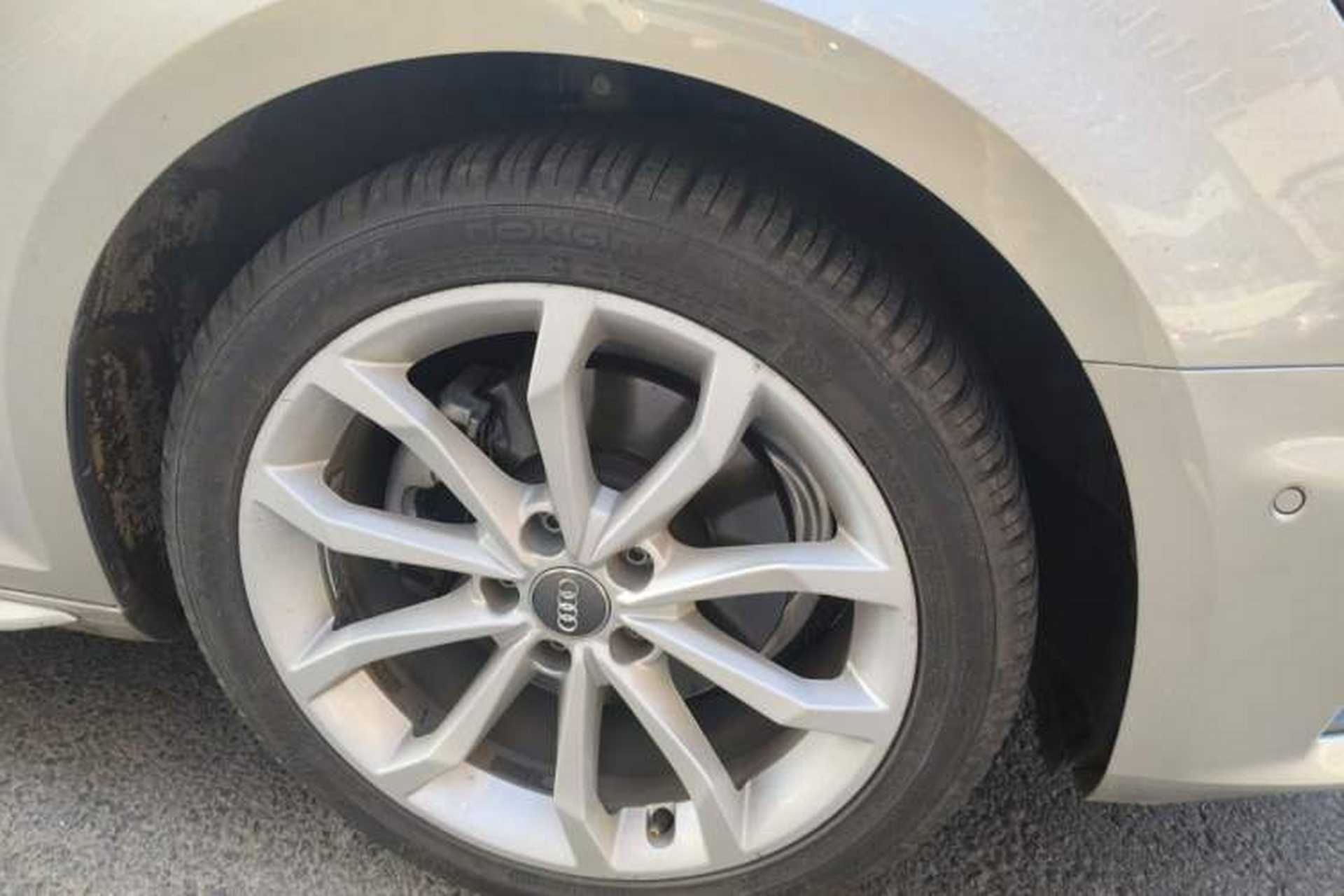 Used Audi A4L 2019 40 TFSI Fashion Version China V Right Front Wheel Hub