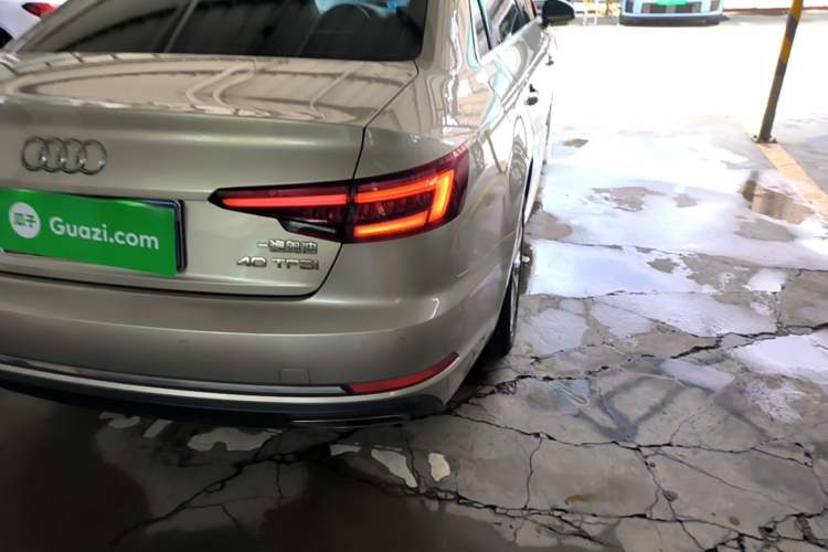 Used Audi A4L 2019 40 TFSI Ambition China VI Right Rear Taillight