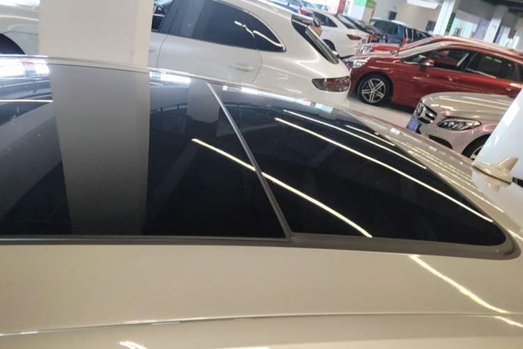 Used Audi A4L 2019 40 TFSI Fashion Edition China VI Emission Standard Roof