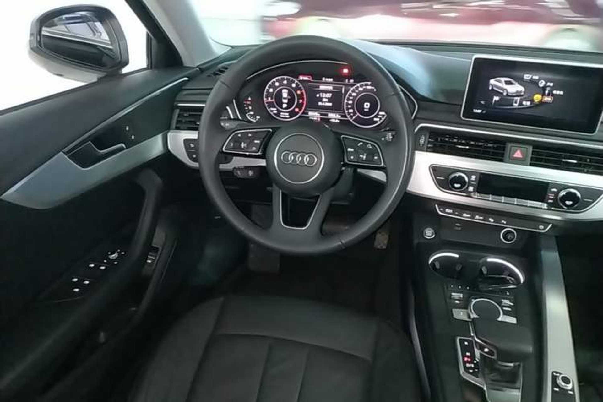 Used Audi A4L 2019 40 TFSI Fashion Edition China VI Emission Standard Steering Wheel