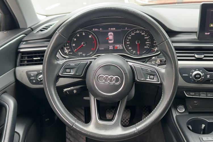 Used Audi A4L 2019 40 TFSI Ambition China VI Steering Wheel