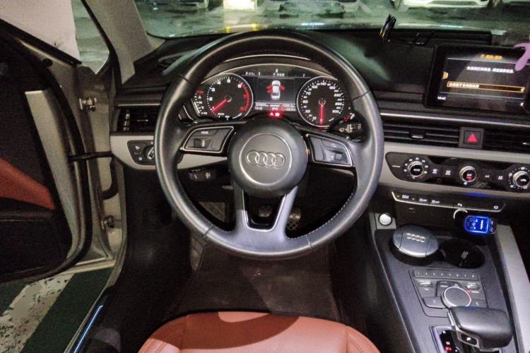 Used Audi A4L 2019 40 TFSI Ambition China VI Steering Wheel