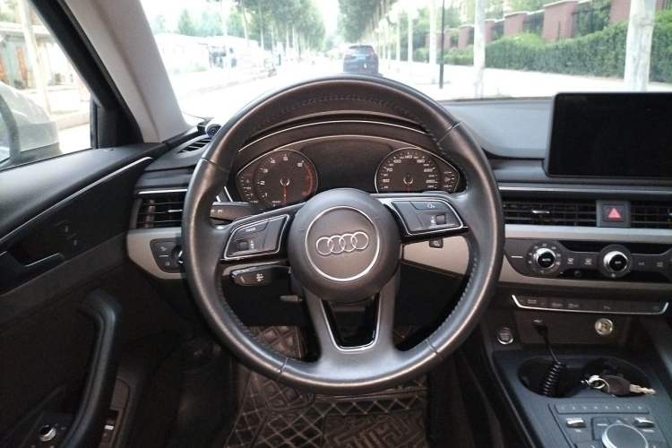 Used Audi A4L 2019 40 TFSI Ambition China VI Steering Wheel