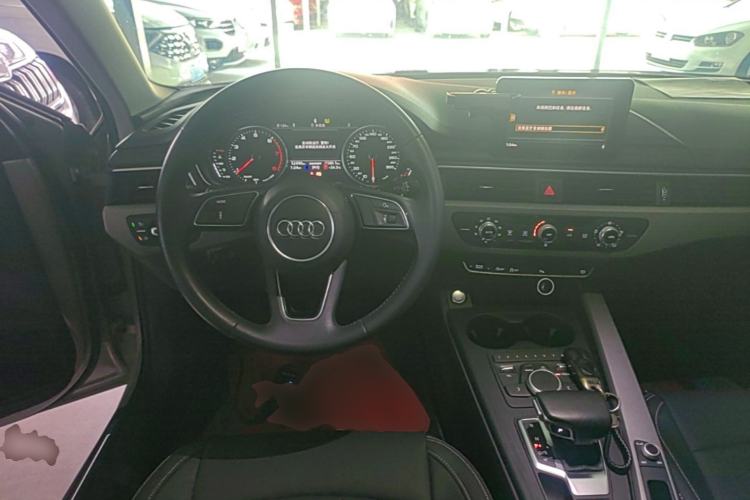 Used Audi A4L 2019 40 TFSI Ambition China VI Steering Wheel