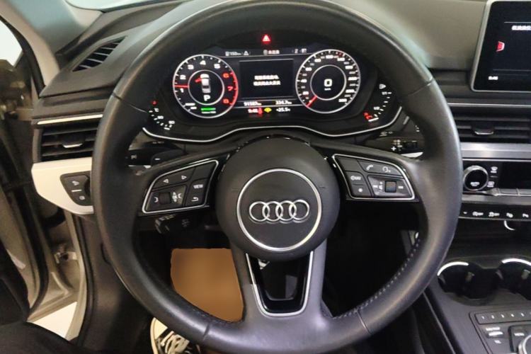 Used Audi A4L 2019 40 TFSI Fashion Edition China VI Emission Standard Steering Wheel