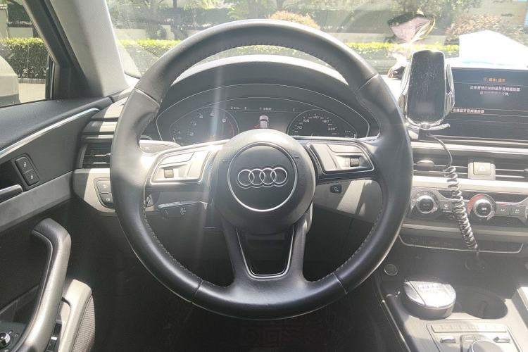 Used Audi A4L 2019 40 TFSI Ambition China VI Steering Wheel