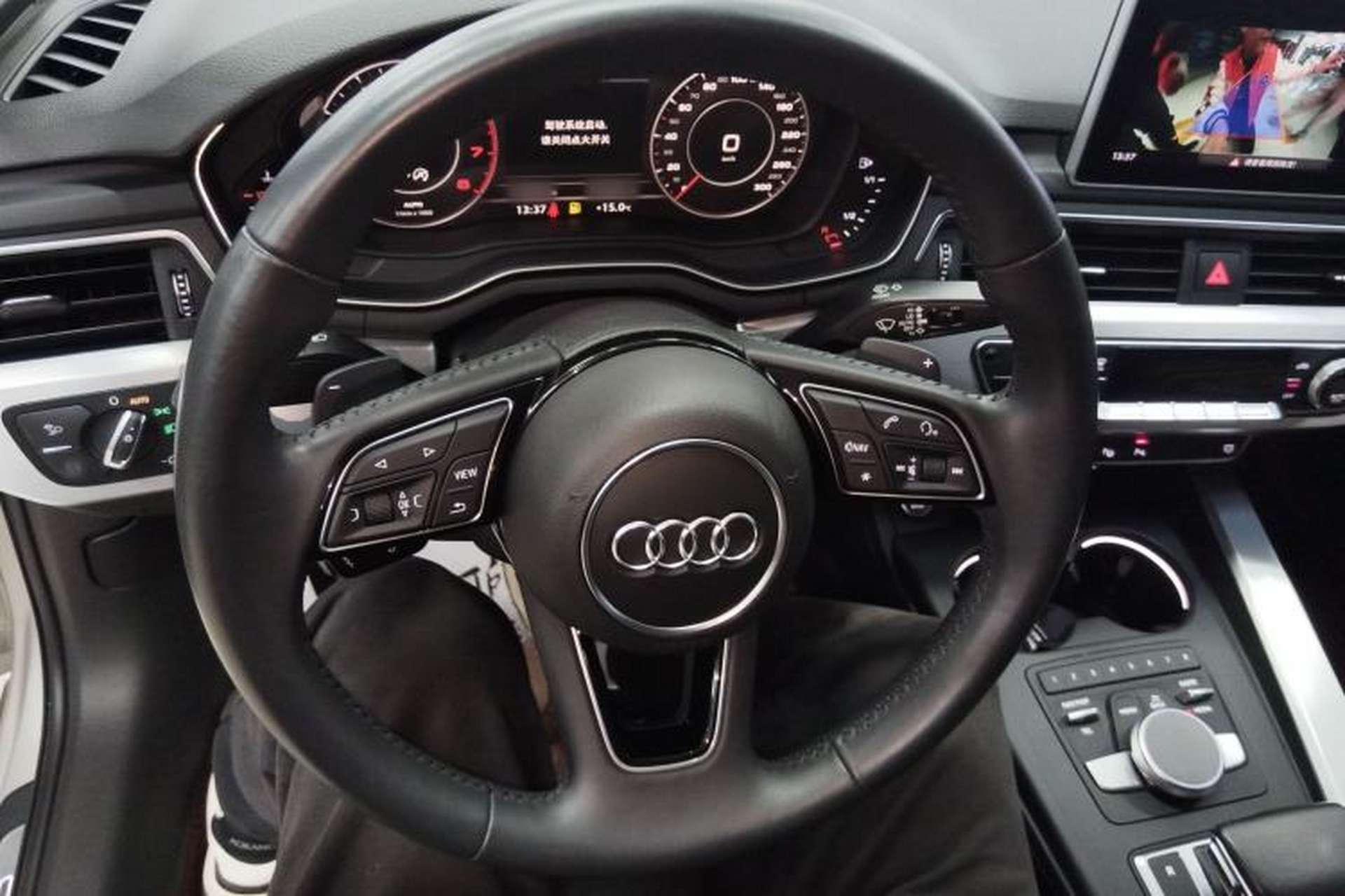 Used Audi A4L 2019 40 TFSI Fashion Edition China VI Emission Standard Steering Wheel