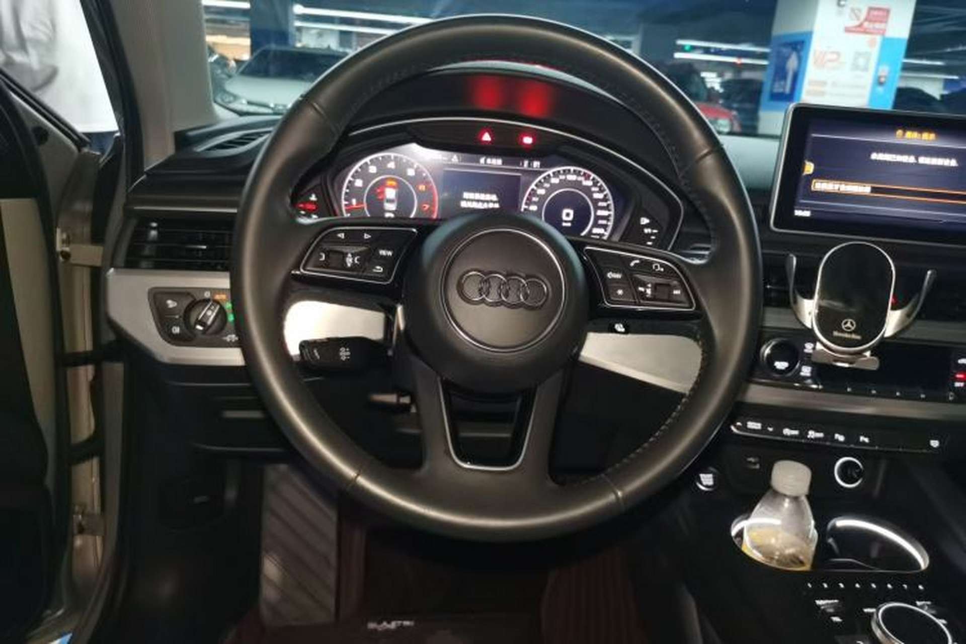 Used Audi A4L 2019 40 TFSI Fashion Edition China VI Emission Standard Steering Wheel