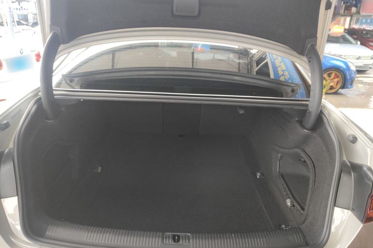 Used Audi A4L 2019 40 TFSI Fashion Edition China VI Emission Standard Trunk