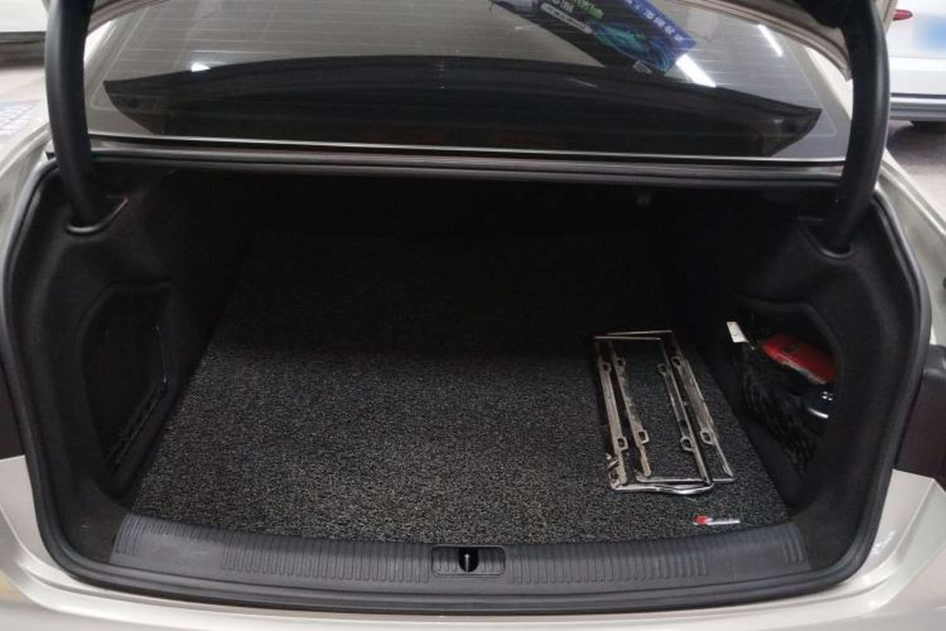 Used Audi A4L 2019 40 TFSI Fashion Edition China VI Emission Standard Trunk