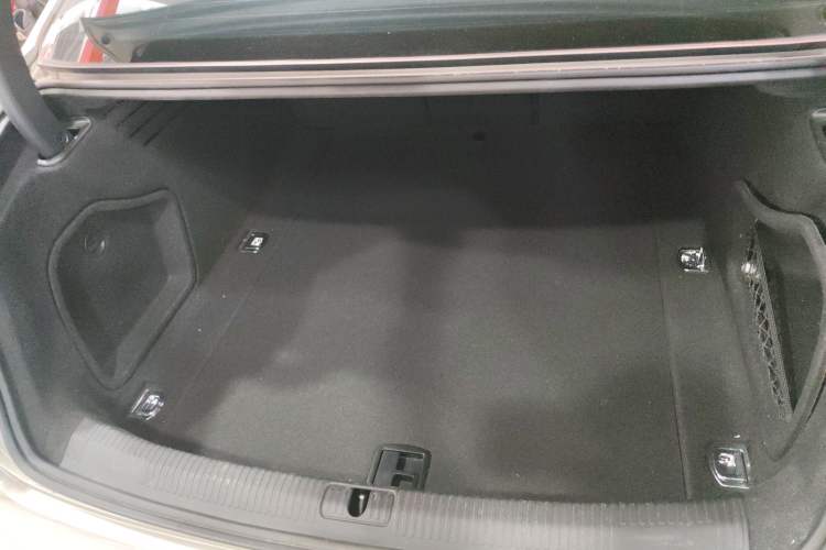 Used Audi A4L 2019 40 TFSI Ambition China VI Trunk