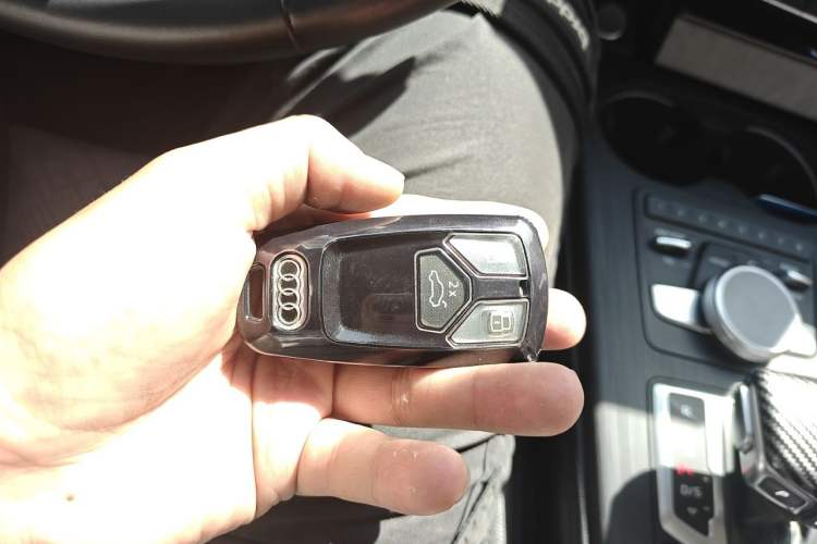 Used Audi A4L 2019 40 TFSI Fashion Version China V Vehicle Key