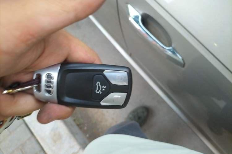 Used Audi A4L 2019 40 TFSI Ambition China VI Vehicle Key