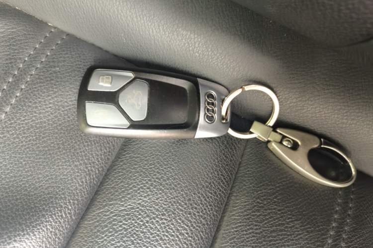 Used Audi A4L 2019 40 TFSI Fashion Edition China VI Emission Standard Vehicle Key