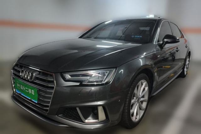 Audi A4L 2019 40 TFSI Fashion Edition China VI Emission Standard مستعملة