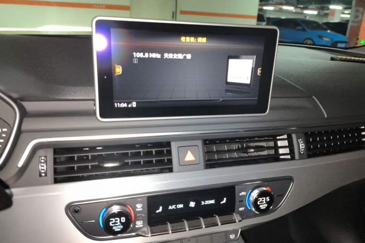 Used Audi A4L 2019 40 TFSI Fashion Edition China VI Emission Standard Audio And AC Panel
