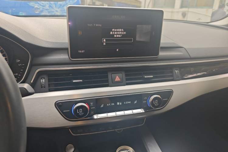 Used Audi A4L 2019 40 TFSI Fashion Edition China VI Emission Standard Audio And AC Panel