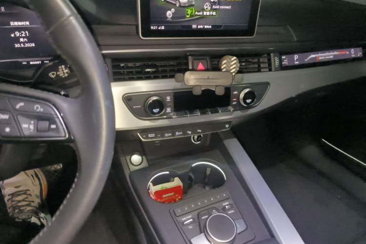 Used Audi A4L 2019 40 TFSI Fashion Edition China VI Emission Standard Audio And AC Panel