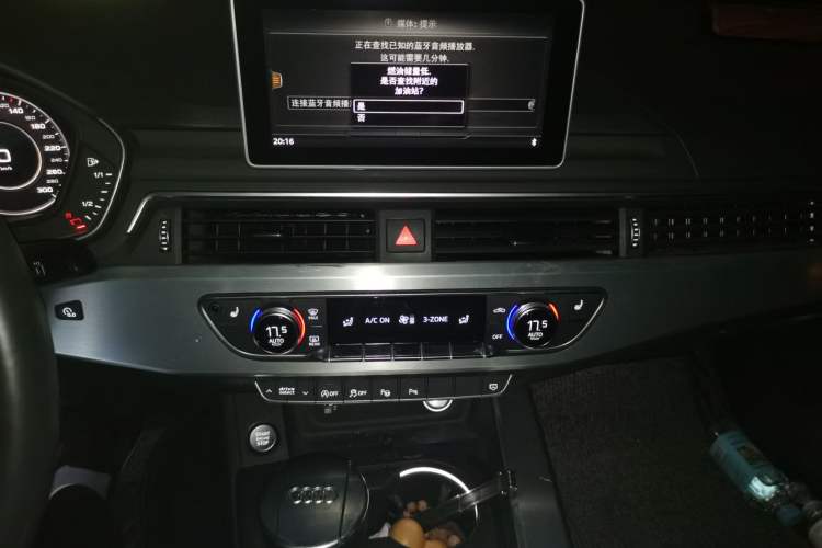 Used Audi A4L 2019 40 TFSI Fashion Edition China VI Emission Standard Audio And AC Panel