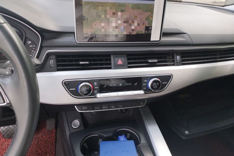 Used Audi A4L 2019 40 TFSI Fashion Edition China VI Emission Standard Audio And AC Panel