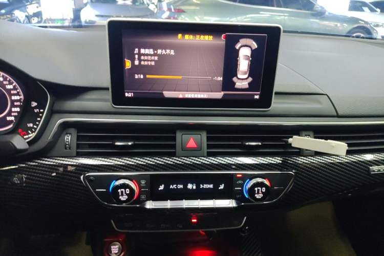 Used Audi A4L 2019 40 TFSI Fashion Edition China VI Emission Standard Audio And AC Panel