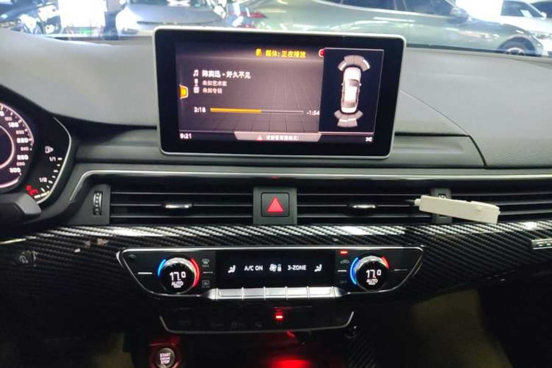 Used Audi A4L 2019 40 TFSI Fashion Edition China VI Emission Standard Audio And AC Panel