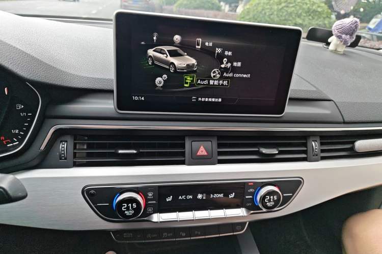 Used Audi A4L 2019 40 TFSI Fashion Edition China VI Emission Standard Audio And AC Panel