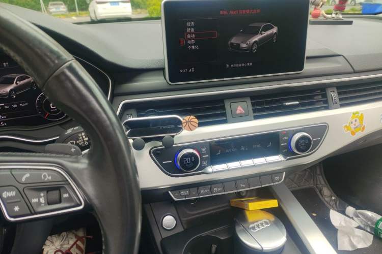 Used Audi A4L 2019 40 TFSI Fashion Version China V Audio And AC Panel