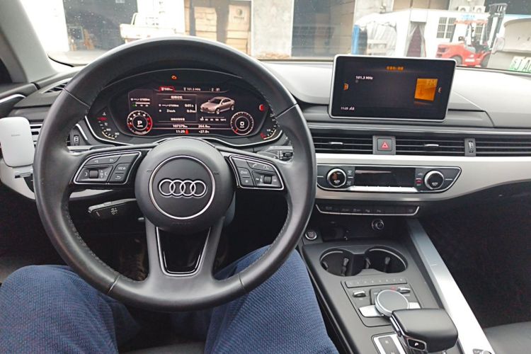 Used Audi A4L 2019 40 TFSI Fashion Version China V Audio And AC Panel