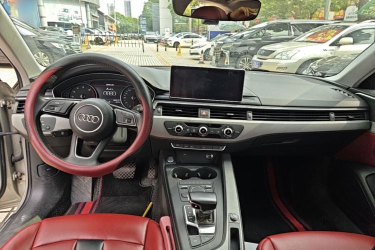 Used Audi A4L 2019 40 TFSI Ambition China VI Center Console
