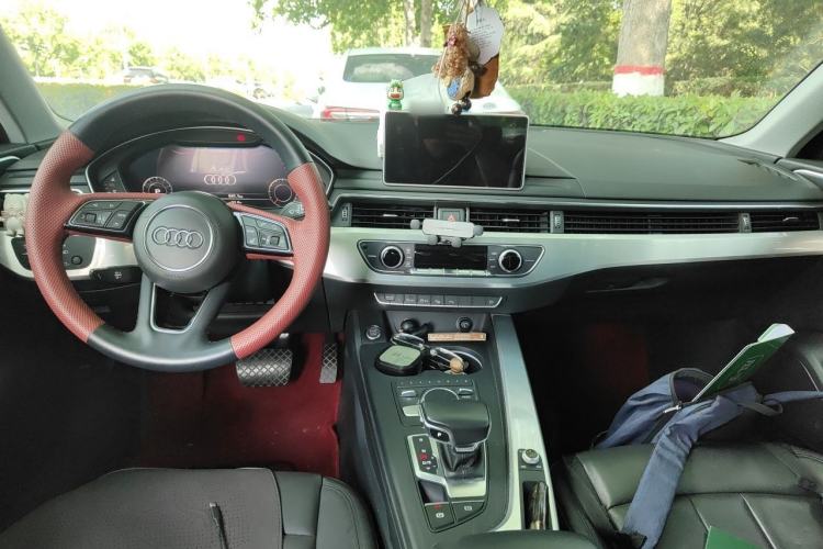 Used Audi A4L 2019 40 TFSI Fashion Edition China VI Emission Standard Center Console