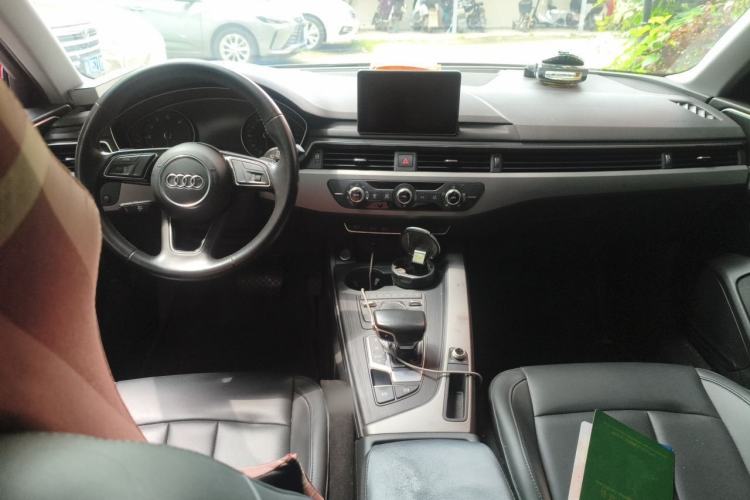 Used Audi A4L 2019 40 TFSI Ambition Version China V Center Console