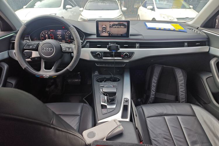 Used Audi A4L 2019 40 TFSI Fashion Version China V Center Console