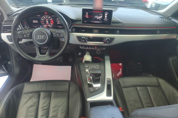 Used Audi A4L 2019 40 TFSI Fashion Edition China VI Emission Standard Center Console