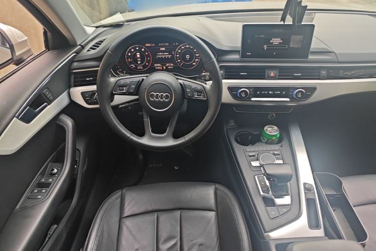 Used Audi A4L 2019 40 TFSI Fashion Edition China VI Emission Standard Center Console