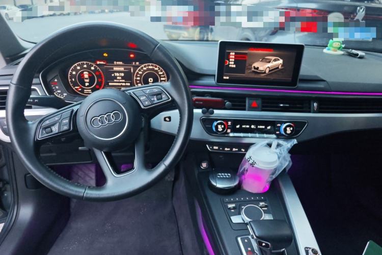 Used Audi A4L 2019 40 TFSI Fashion Version China V Center Console