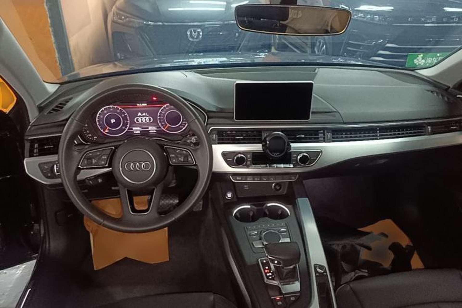 Used Audi A4L 2019 40 TFSI Fashion Edition China VI Emission Standard Center Console